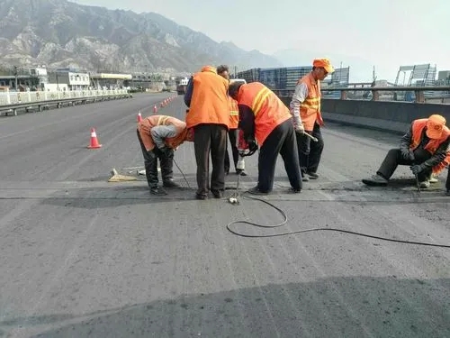 石柱道路桥梁病害治理